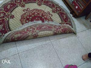 Round Persian carpet