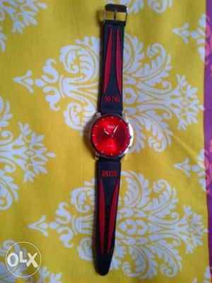Round Red paidu Watch With black and red straps (quartz)