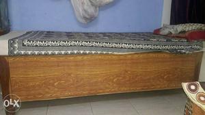 Single bed diwan with foam mattress new hai