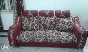 Sofa set 3 seater along with divider