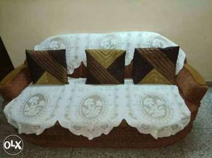 Sofa set 5 seater (3+1+1) covers complimentary