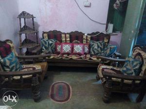 Sofa set in a very good condition. One year old.
