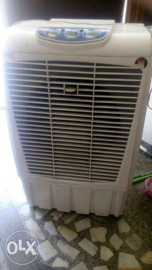 White And Blue Portable Type AC Unit