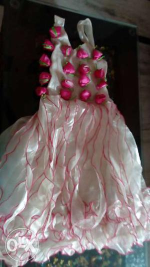 White and pink roses gown
