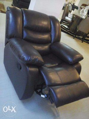 BRANDED RECLINERS - Branded New Recliner sofa with Rocking-R