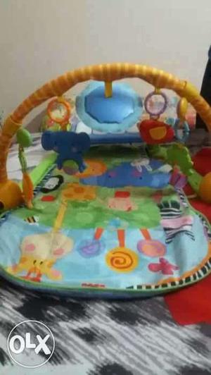 Musical baby gym,Fischer price,movable piano