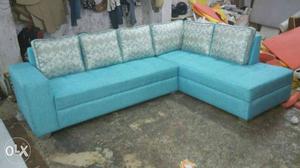 6 seater L corner sofa with Teable +2 puffy 3