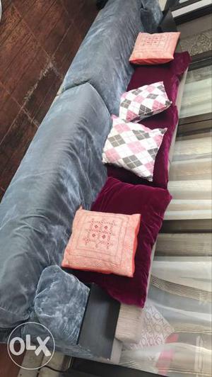 6 seater sofa in very good condition