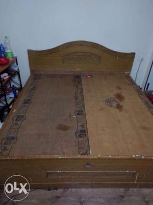 Double bed plain bed for sale, it is not a box bed