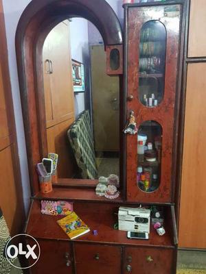 Dressing table at a throw away price due to