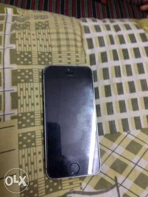 Iphone 5s in good condition 16 gb space grey with