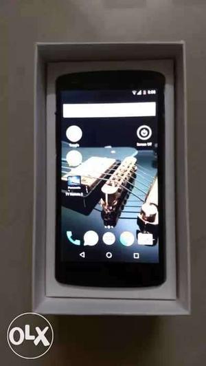 LG Nexus 5 32GB US in good condition with original charger,