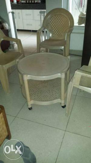 Plastic table&3 chairs