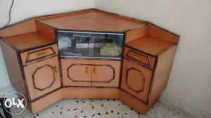 TV corner table in good condition