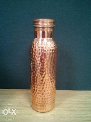 Water bottle made of thick copper with hammered