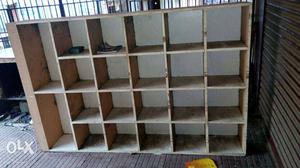 Wooden rack in good condition.its 12 mm heavy ply
