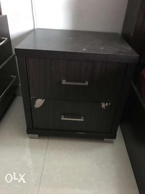 Wooden side table with 2 drawers