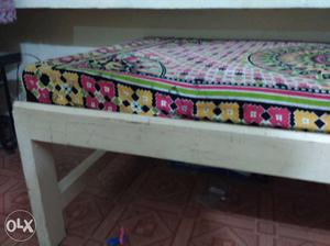 Wooden single bed very good condition to sell 6"