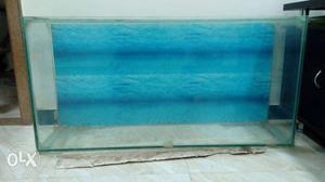 Aquarium for sale with wooden cover size 4x2x1