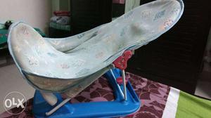 Baby bather excellent condition.very firm grip