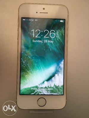 New iPhone se 128gb gold colour, with charger