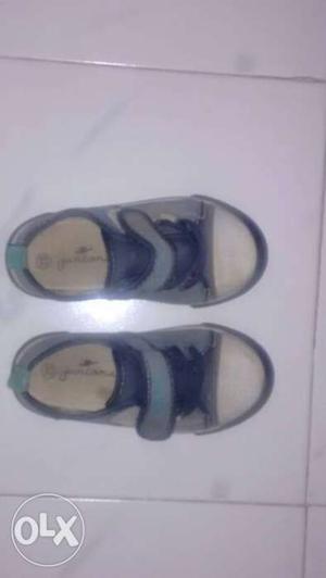One yr old kid shoes..its very comfortable