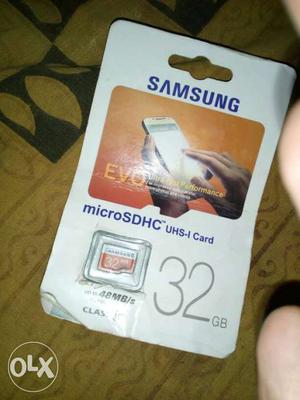 Only 1 month old ek dum new hai 32gb memory card