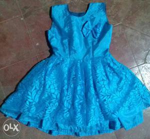 Partywear frock for 3 to 4.5 years old girl...