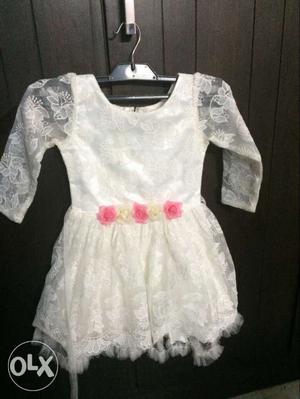 Unused white fairy/party dress for a todler girl 3-4 years