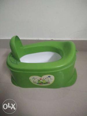 Baby potty trainer good condition, can use for