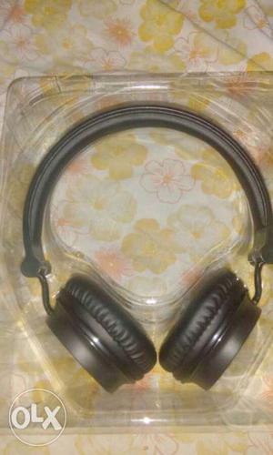 Headphones with aux wire and usb charger