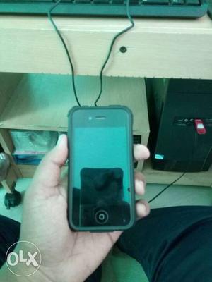 IPhone 4s 16 GB. Good condition.contact