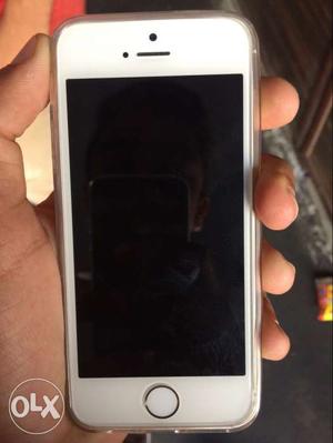 IPhone 5s 16 GB Gold Color 15 days old imported