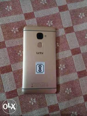 LeEco le2 looks like new with 32 gb rom and 3 gb