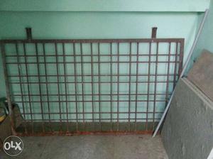 Gate and grill with good condition.. willing to