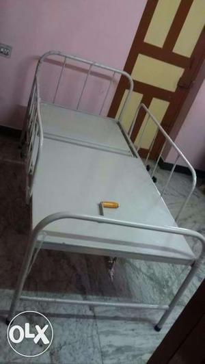 Hospital steel cot foldable type (1 month old)
