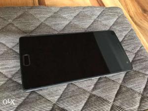 OnePlus2 (1.5 years; very good condition) plus accessories