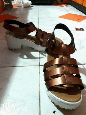 Pair of shoes for sell size 4