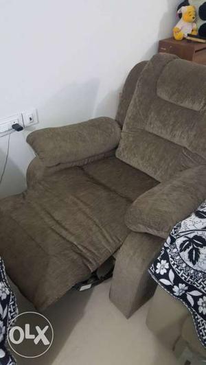 Recliner sofa in new condition used only for 4