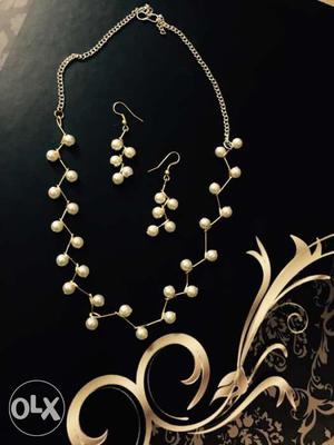 Simple pearl jewelry
