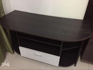 TV table in good condition, 2 years old