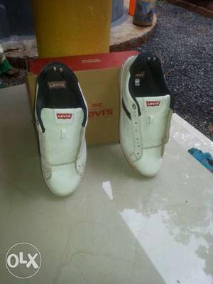White Levi's Sneakers