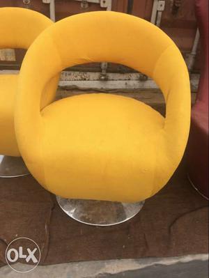 Yellow Fabric Barber Chair imported chair per chair rate hai