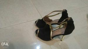 Black And Gold Peep Toe Platform Heels