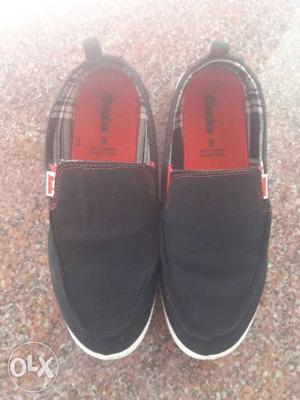 Black-and-red Slip On Shoes