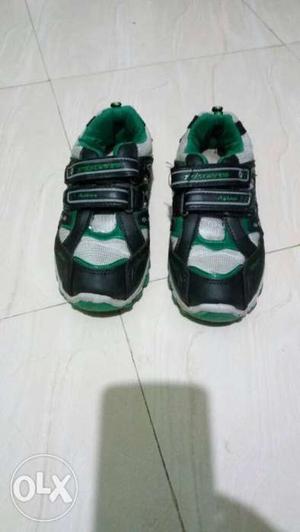 Boys asian sport & style shoe looking nice size