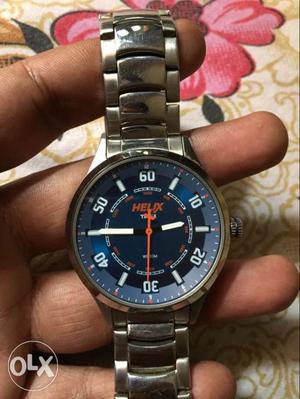 Timex Helix HG05 wrist watch is on