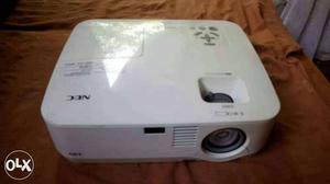NEC Lcd projector easy to use low costs