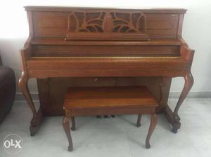 Piano made in Korean vary good Condition