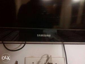 Samsung 32 inch LCD 6 years old mint condition for immediate